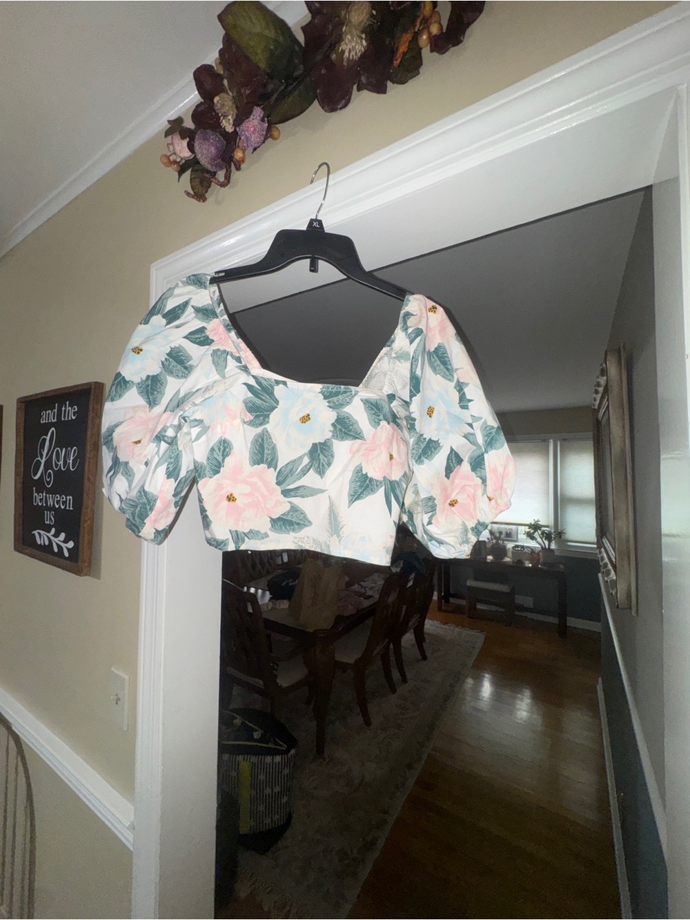 Billabong Floral Puff-Sleeve Crop Top - White with Pink & Green size L slim fit